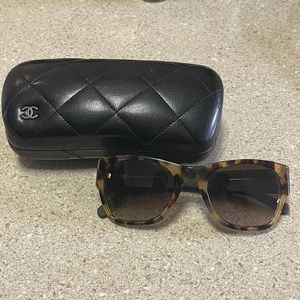 Chanel denim and tortoise shell sunglasses w/ case